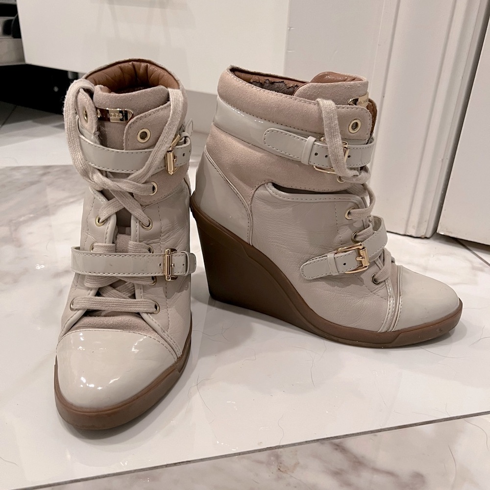 Michael Kors Designer Skid Wedge Patent Leather Lace-Up Booties Sneakers Shoes